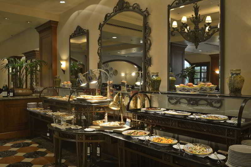The Sherwood טאיפיי מראה חיצוני תמונה A buffet at a hotel