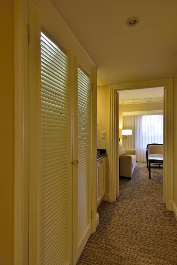 The Sherwood טאיפיי מראה חיצוני תמונה A suite at the Ritz-Carlton, Boston